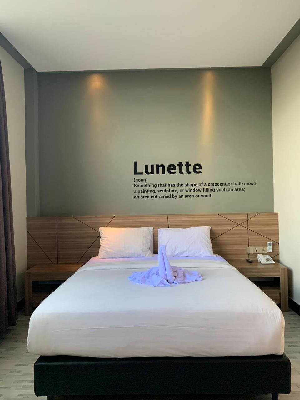 Bless Hotels Sintang Luaran gambar