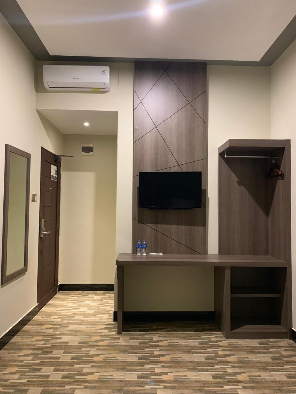 Bless Hotels Sintang Luaran gambar